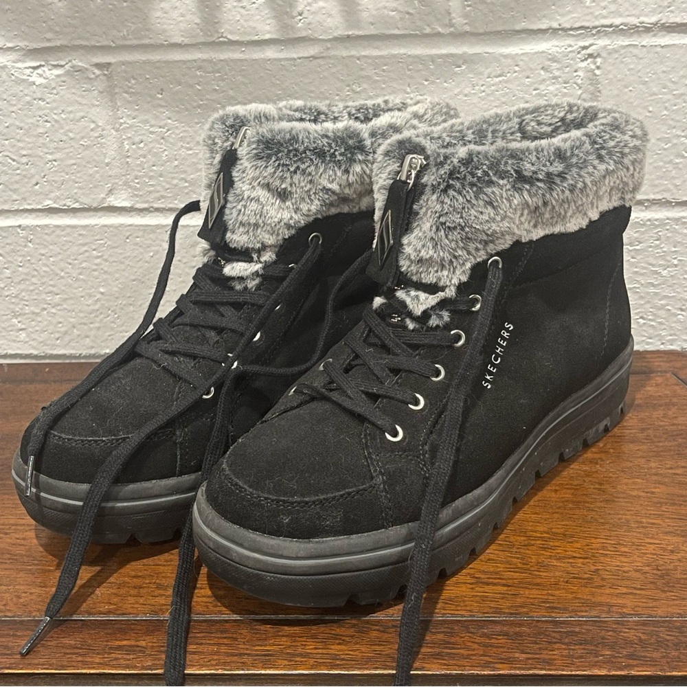 Sketchers Size 9 Street Cleat Everyday Chillz Boots w/ Fur Trim